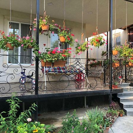 Guest House Tasunia Kutaisi Luaran gambar