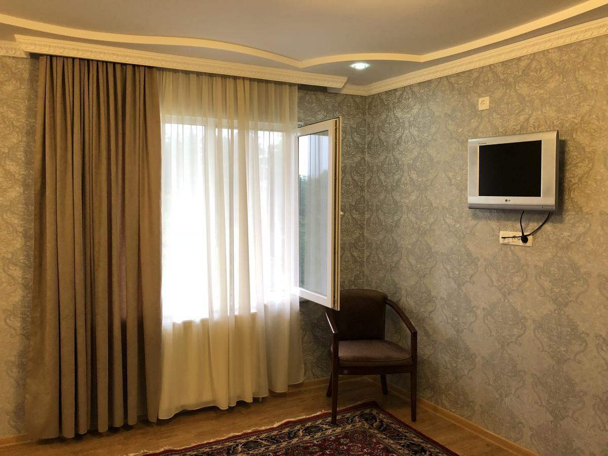 Guest House Tasunia Kutaisi Luaran gambar